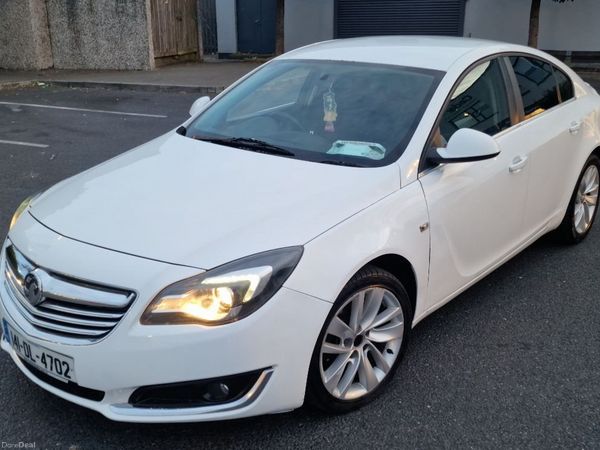 Vauxhall Insignia Hatchback, Diesel, 2014, White