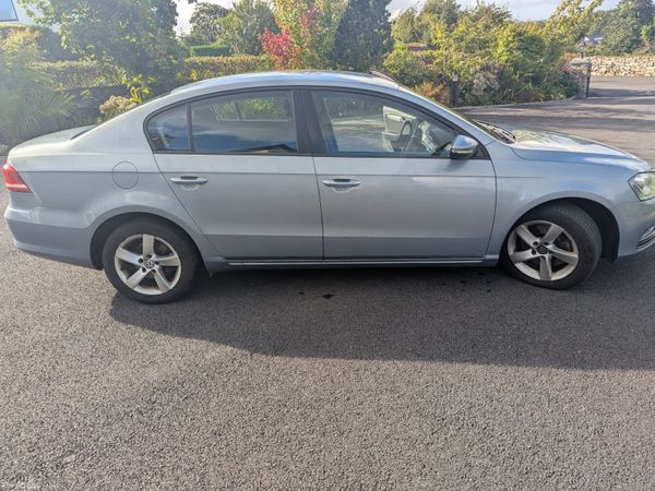 Volkswagen Passat Saloon, Diesel, 2012, Grey