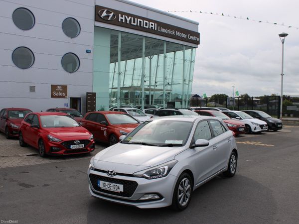 Hyundai i20 Hatchback, Petrol, 2016, Silver