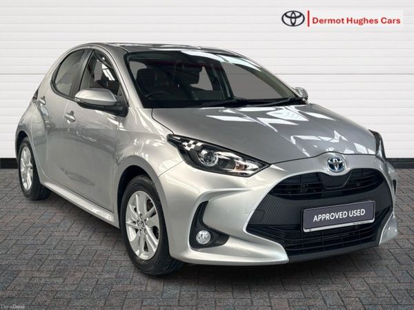 Toyota Yaris Hatchback, Petrol Hybrid, 2022, Silver