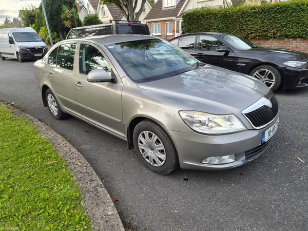 Skoda Octavia Hatchback, Diesel, 2010, Beige