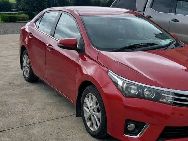 Toyota Corolla Saloon, Diesel, 2014, Red