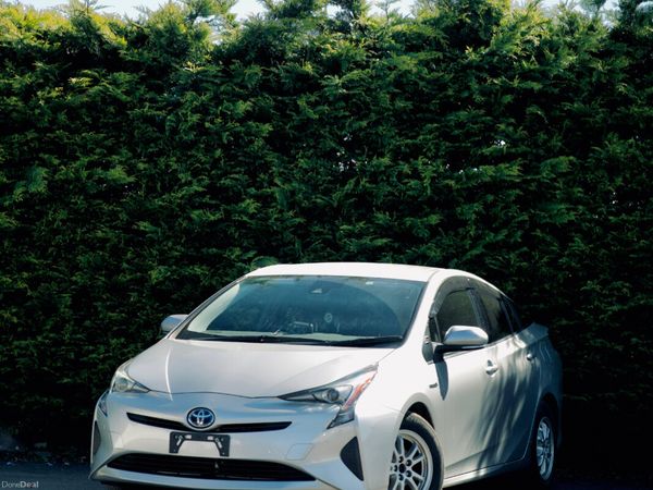 Toyota Prius Saloon, Petrol Hybrid, 2018, Silver