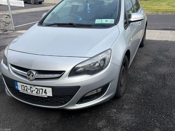 Vauxhall Astra Hatchback, Diesel, 2013, Silver