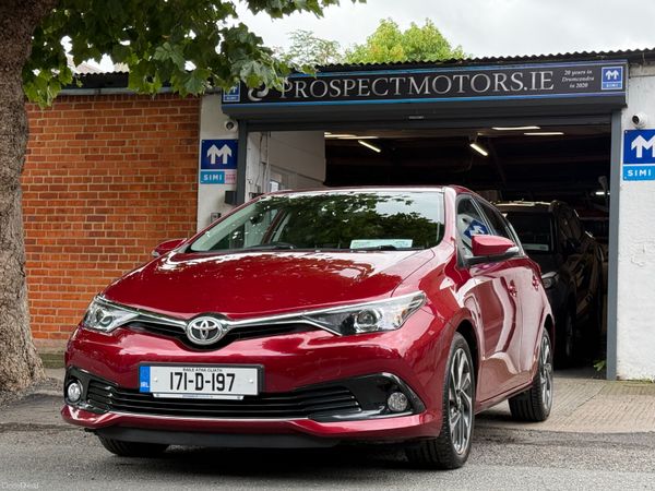 Toyota Auris Hatchback, Petrol, 2017, Red