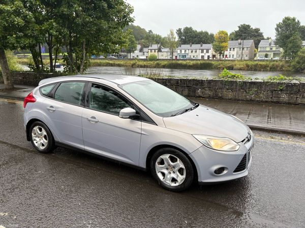Ford Focus Hatchback, Diesel, 2012, Silver