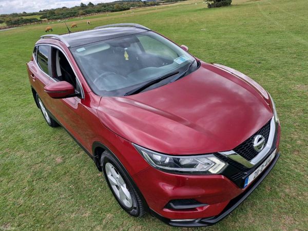 Nissan Qashqai MPV, Diesel, 2021, Red