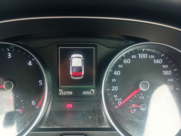 Volkswagen Passat Saloon, Diesel, 2016, Silver