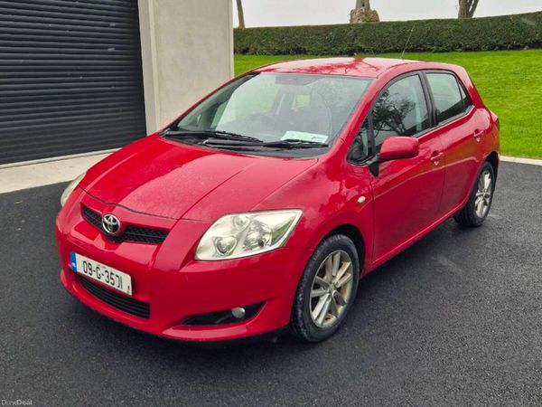 Toyota Auris Hatchback, Diesel, 2009, Red