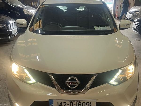 Nissan Qashqai Hatchback, Diesel, 2014, White