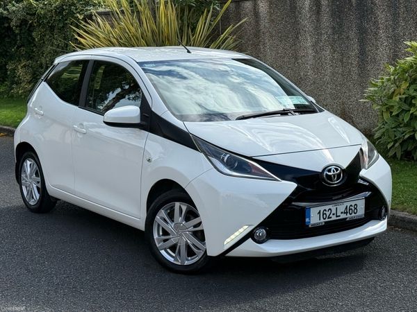 Toyota Aygo Hatchback, Petrol, 2016, White