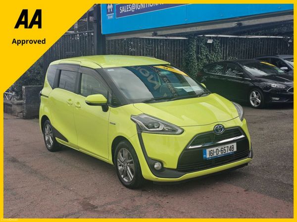 Toyota Sienna MPV, Petrol Hybrid, 2016, Yellow