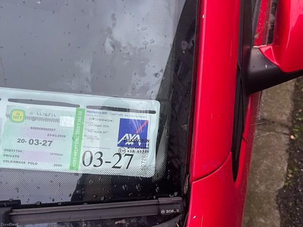 Volkswagen Polo Hatchback, Petrol, 2005, Red