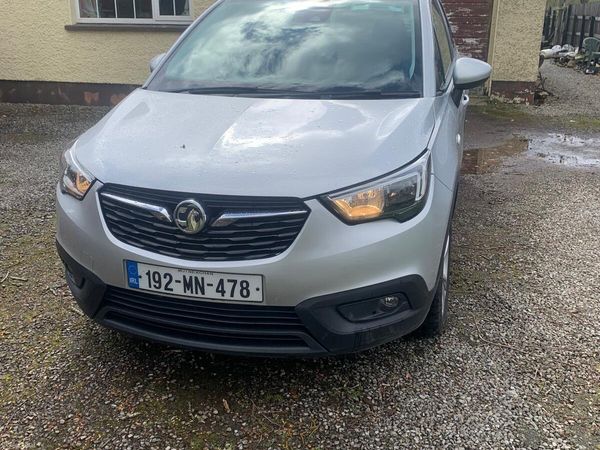 Vauxhall Crossland X Hatchback, Diesel, 2019, Silver