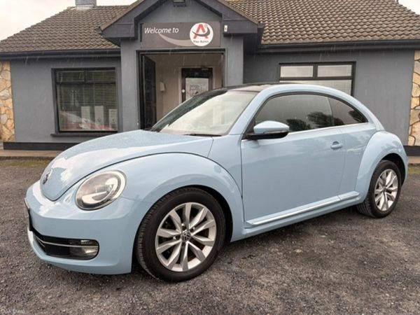 Volkswagen Beetle Hatchback, Petrol, 2012, Blue
