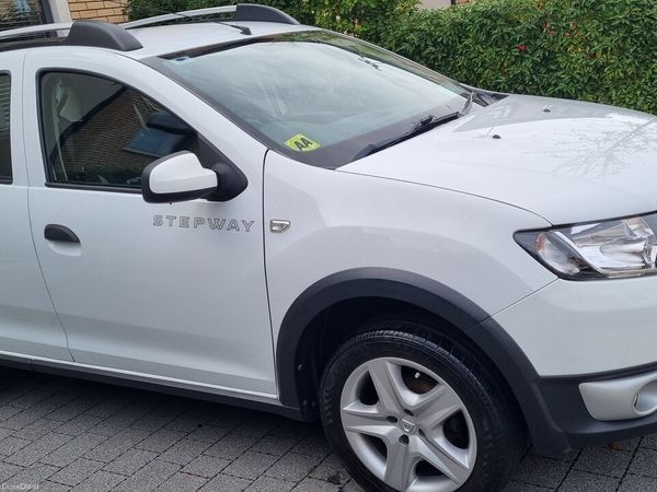 Dacia Sandero Stepway Hatchback, Petrol, 2016, White