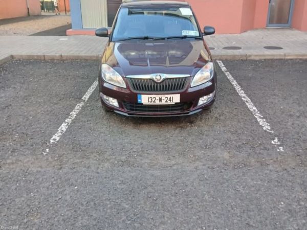 Skoda Fabia Hatchback, Petrol, 2013, Red