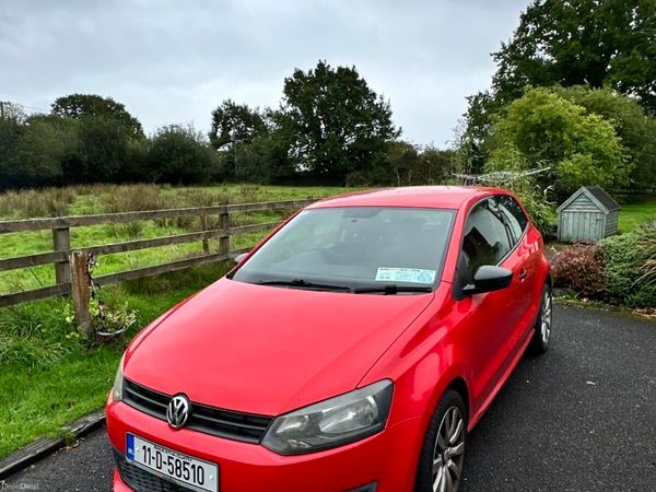 Volkswagen Polo Hatchback, Petrol, 2011, Red