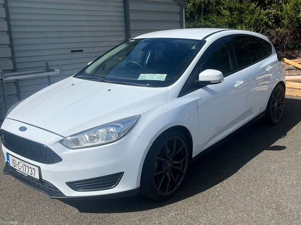 Ford Focus Hatchback, Diesel, 2015, White