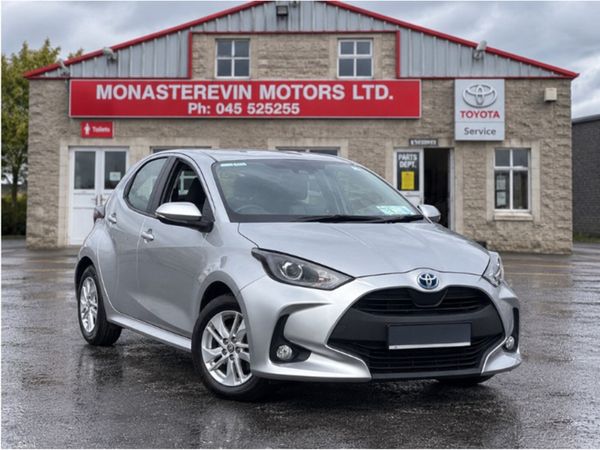 Toyota Yaris Hatchback, Petrol Hybrid, 2022, Grey