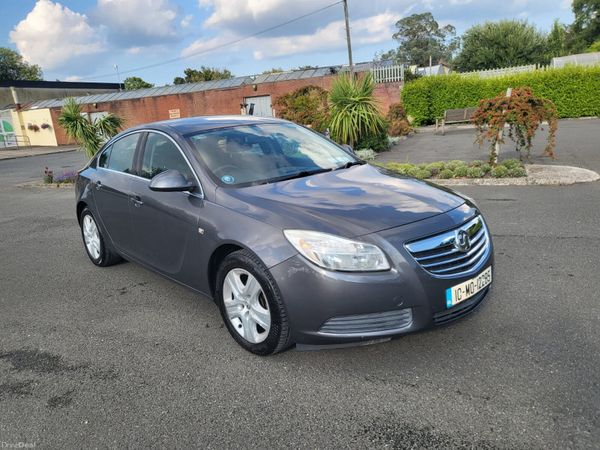 Vauxhall Insignia Hatchback, Diesel, 2010, Grey