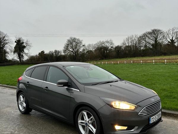 Ford Focus Hatchback, Petrol, 2017, Grey