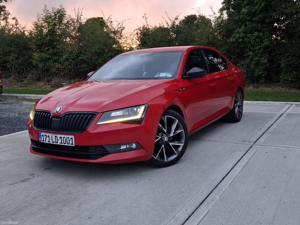 Skoda Superb Hatchback, Diesel, 2017, Red