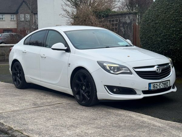 Vauxhall Insignia Hatchback, Diesel, 2016, White