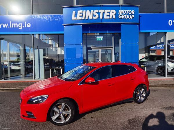Volvo V40 Hatchback, Petrol, 2014, Red