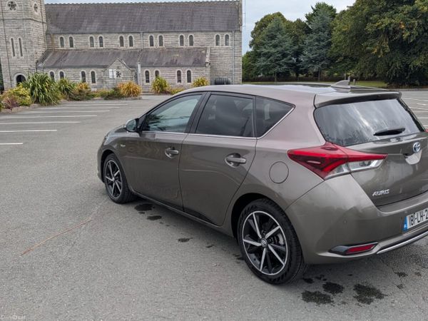 Toyota Auris Hatchback, Petrol Hybrid, 2018, Bronze
