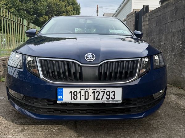 Skoda Octavia Saloon, Petrol, 2018, Blue