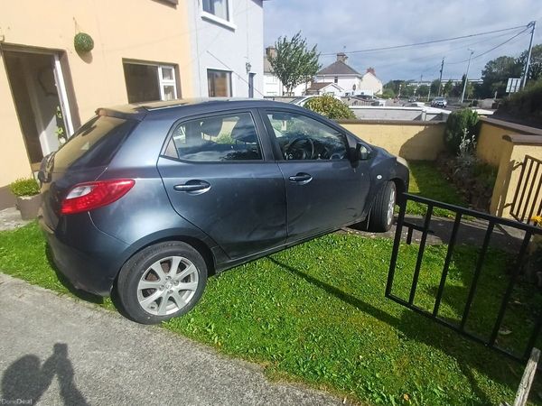 Mazda Mazda2 Hatchback, Petrol, 2010, Grey