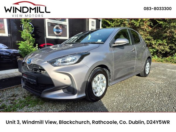 Toyota Yaris Hatchback, Petrol Hybrid, 2022, Silver