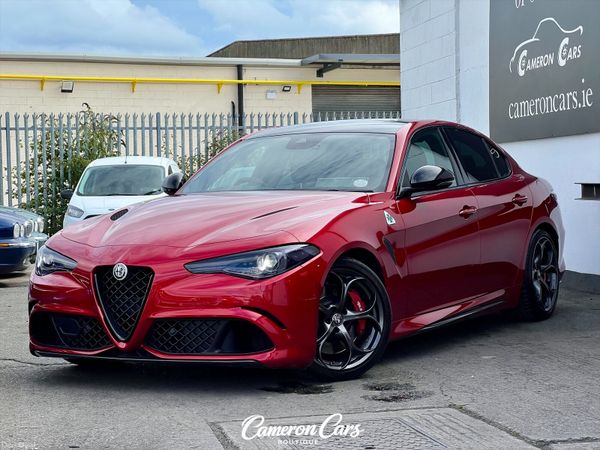 Alfa Romeo Giulia Saloon, Petrol, 2023, Red