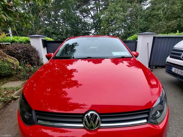Volkswagen Polo Hatchback, Petrol, 2016, Red