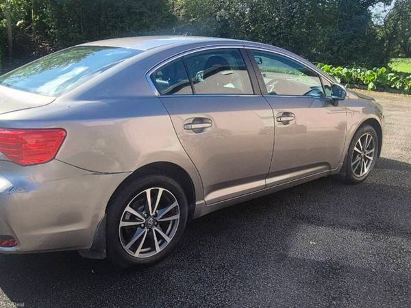 Toyota Avensis Saloon, Diesel, 2015, Bronze
