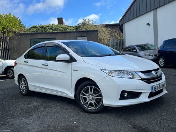 Honda Grace Saloon, Petrol Hybrid, 2015, White