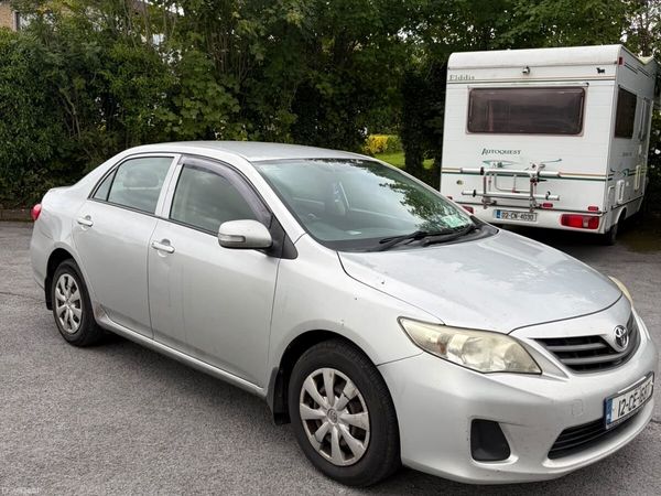 Toyota Corolla Saloon, Diesel, 2012, Silver