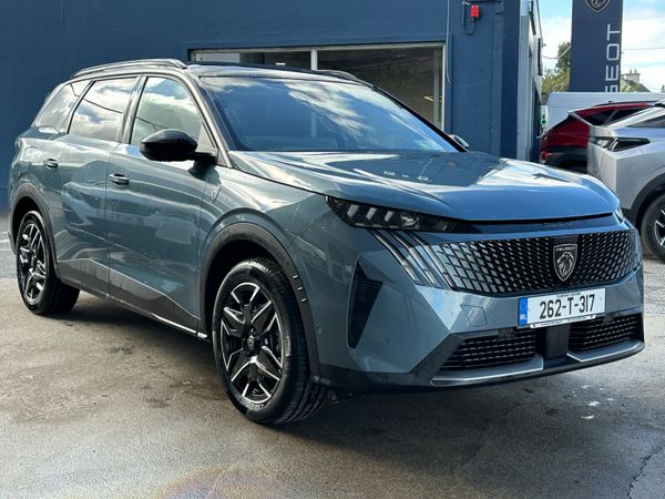 Peugeot 5008 MPV, Petrol, 2026, Blue