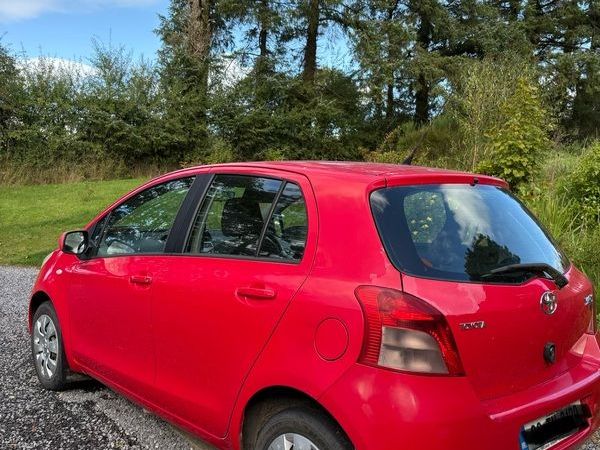 Toyota Yaris Hatchback, Petrol, 2006, Red