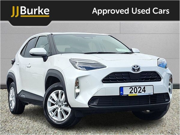 Toyota Yaris Hatchback, Petrol Hybrid, 2024, White