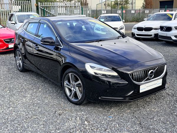 Volvo V40 Hatchback, Diesel, 2019, Black