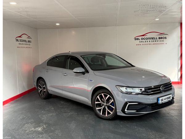 Volkswagen Passat Saloon, Petrol Hybrid, 2022, Grey