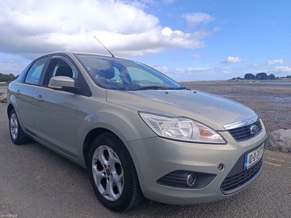 Ford Focus Saloon, Diesel, 2010, Gold
