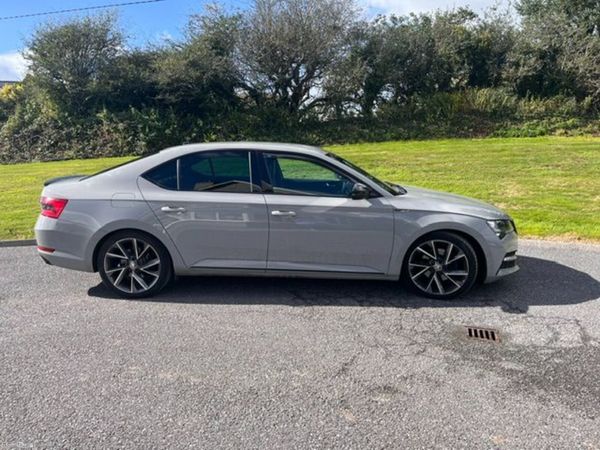 Skoda Superb Hatchback, Diesel, 2022, Grey