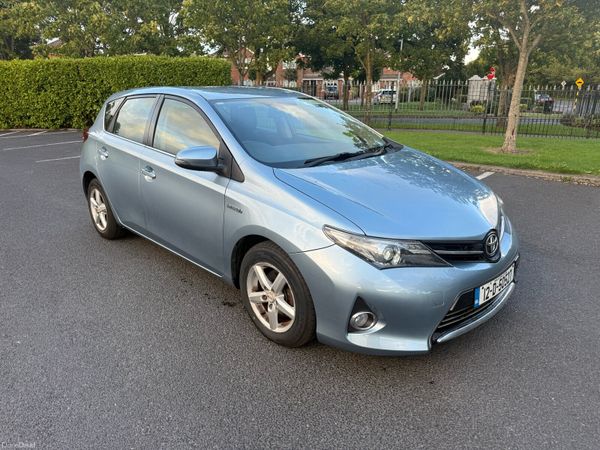 Toyota Auris Hatchback, Petrol Hybrid, 2012, Blue