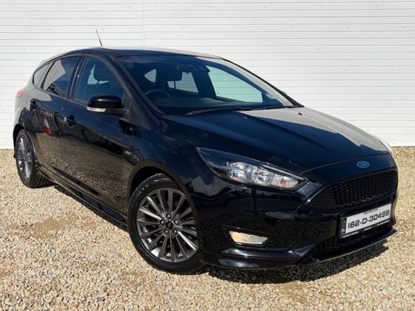 Ford Focus Hatchback, Petrol, 2016, Black