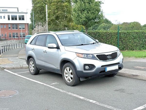 Kia Sorento SUV, Diesel, 2011, Silver