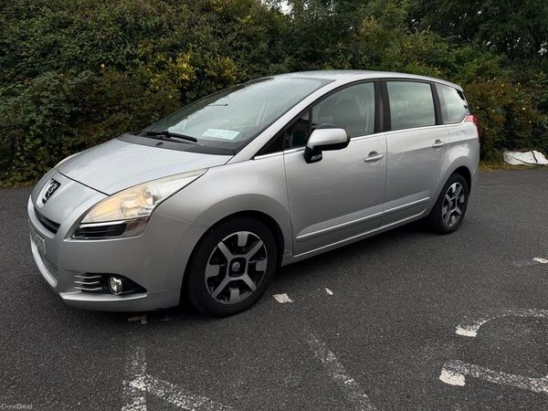 Peugeot 5008 MPV, Diesel, 2013, Silver
