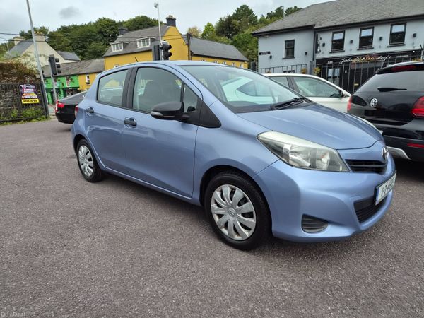Toyota Yaris Hatchback, Petrol, 2011, Blue